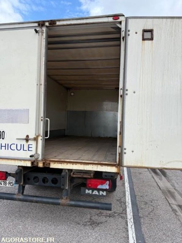PORTEUR ROUTIER - MAN TGM 250 - Ex Véhicule Ecole - Parc 3804 - Грузовик с закрытым кузовом: фото 4 PORTEUR ROUTIER - MAN TGM 250 - Ex Véhicule Ecole - Parc 3804 - Грузовик с закрытым кузовом: фото 4