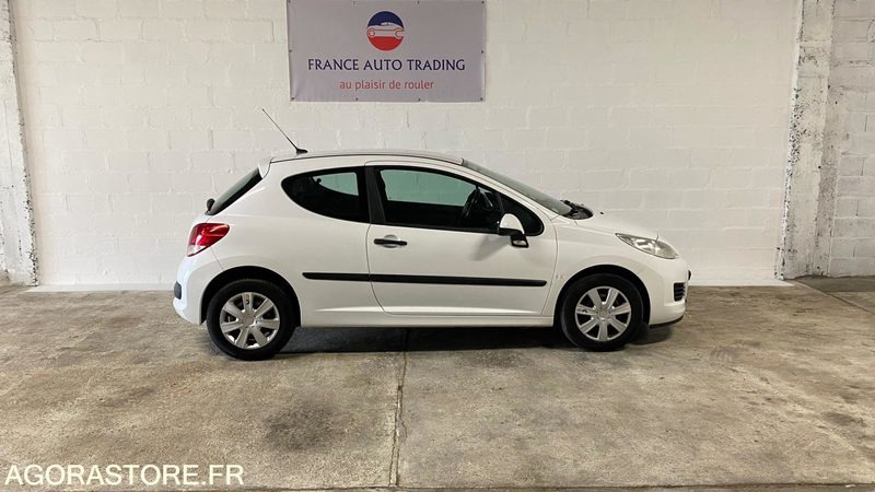 Peugeot 207 AFFAIRE 1.4 HDI 70 CV DERIV VP 233 220km 2010 - Легковой автомобиль: фото 1 Peugeot 207 AFFAIRE 1.4 HDI 70 CV DERIV VP 233 220km 2010 - Легковой автомобиль: фото 1