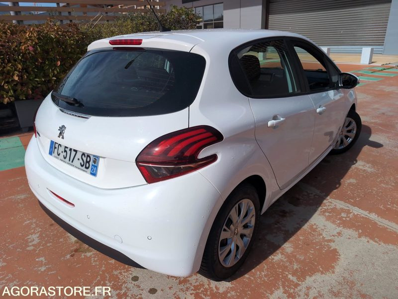 Peugeot 208 - Легковой автомобиль: фото 2 Peugeot 208 - Легковой автомобиль: фото 2