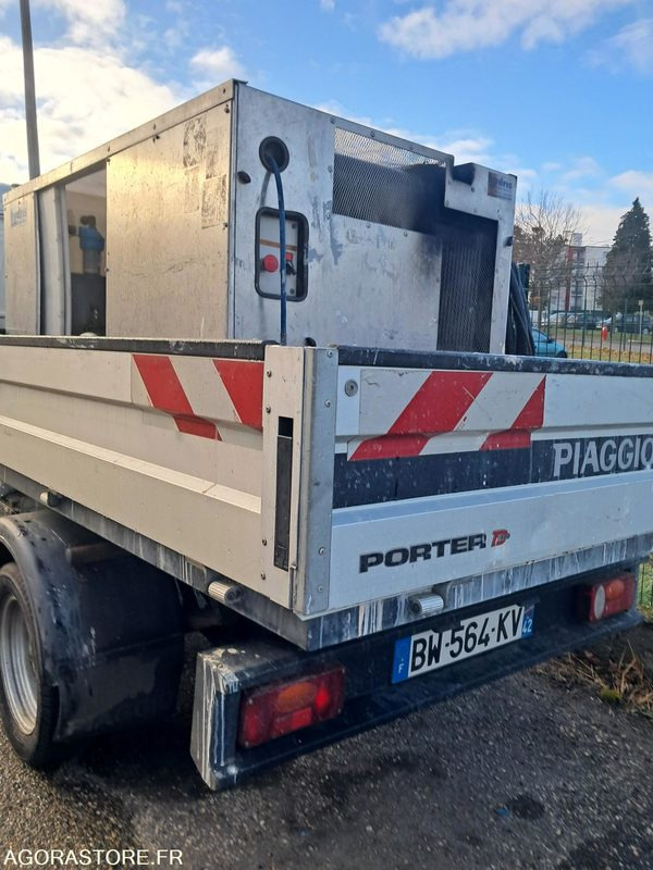 Piaggio PORTER - BW-564-KV - 2011 - 80936km - Малотоннажный самосвал: фото 4 Piaggio PORTER - BW-564-KV - 2011 - 80936km - Малотоннажный самосвал: фото 4