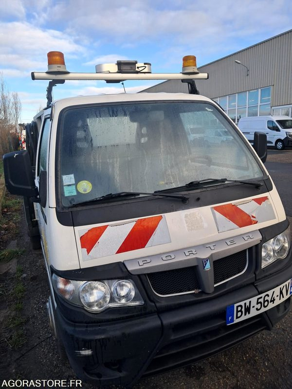 Piaggio PORTER - BW-564-KV - 2011 - 80936km - Малотоннажный самосвал: фото 2 Piaggio PORTER - BW-564-KV - 2011 - 80936km - Малотоннажный самосвал: фото 2