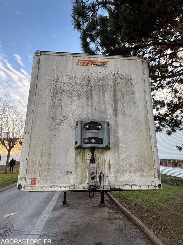 Semi GENTRAIL - 2002 - 986CYE77 - Полуприцеп: фото 1 Semi GENTRAIL - 2002 - 986CYE77 - Полуприцеп: фото 1