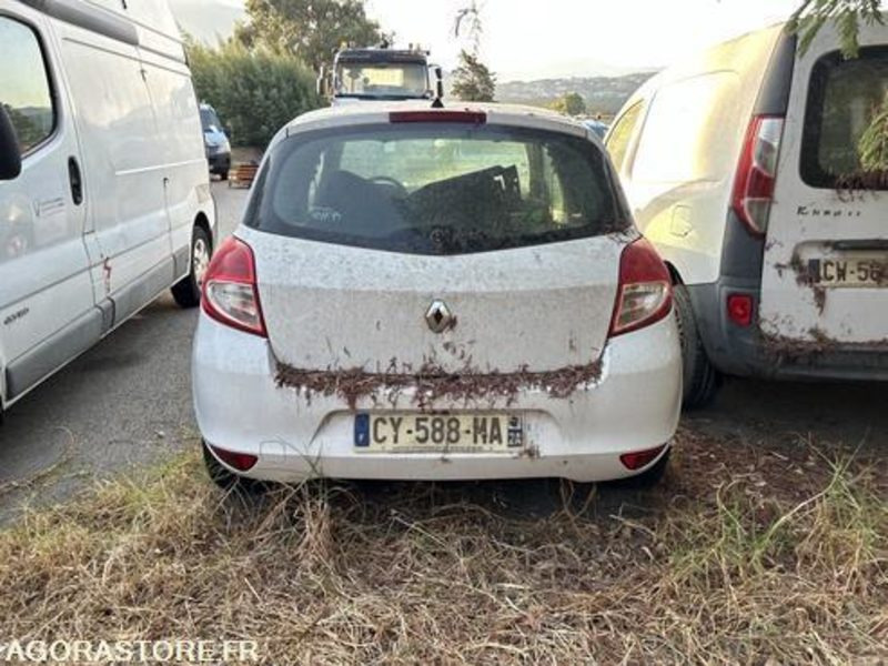 RENAULT CLIO - 1998 - 87625KM - CY588MA - Легковой автомобиль: фото 5 RENAULT CLIO - 1998 - 87625KM - CY588MA - Легковой автомобиль: фото 5