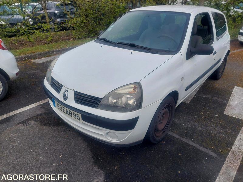 RENAULT CLIO 2 - Легковой автомобиль: фото 1 RENAULT CLIO 2 - Легковой автомобиль: фото 1