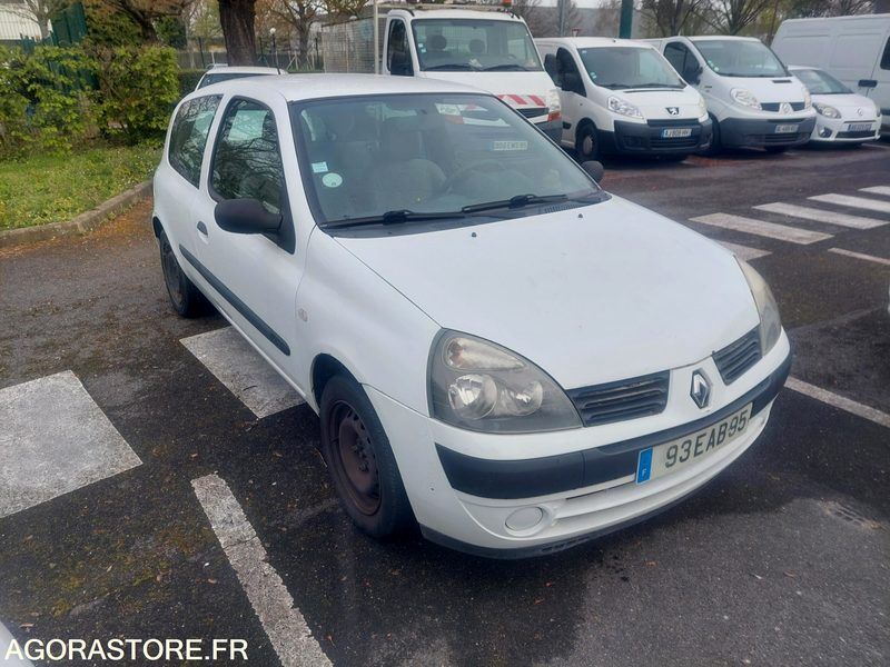 RENAULT CLIO 2 - Легковой автомобиль: фото 2 RENAULT CLIO 2 - Легковой автомобиль: фото 2