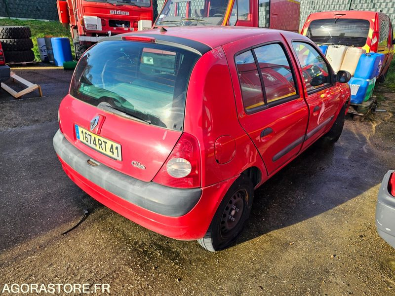 RENAULT CLIO - 2003 - 1674RT41 - Легковой автомобиль: фото 2 RENAULT CLIO - 2003 - 1674RT41 - Легковой автомобиль: фото 2