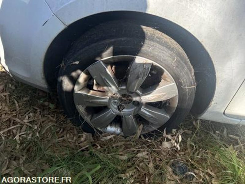 RENAULT CLIO - 2008 - 260000KM - 3664GX2A - Легковой автомобиль: фото 4 RENAULT CLIO - 2008 - 260000KM - 3664GX2A - Легковой автомобиль: фото 4