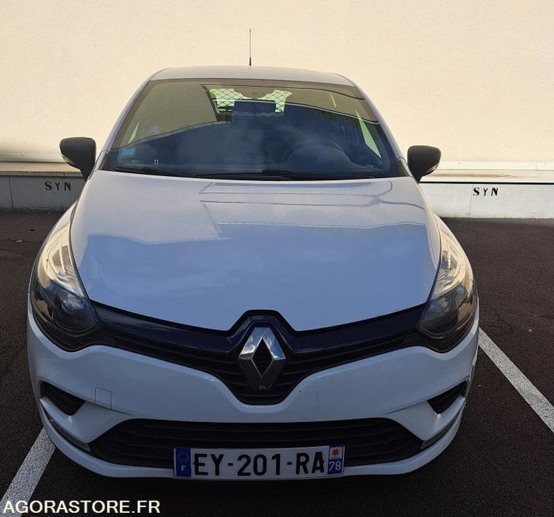 RENAULT - CLIO - 2018 - 79 000 KM - Легковой автомобиль: фото 1 RENAULT - CLIO - 2018 - 79 000 KM - Легковой автомобиль: фото 1
