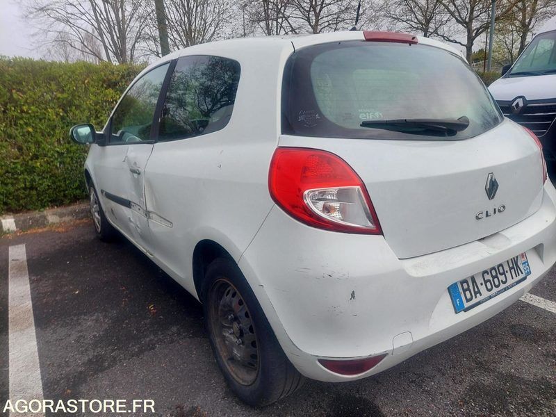RENAULT CLIO 3 - Легковой автомобиль: фото 2 RENAULT CLIO 3 - Легковой автомобиль: фото 2