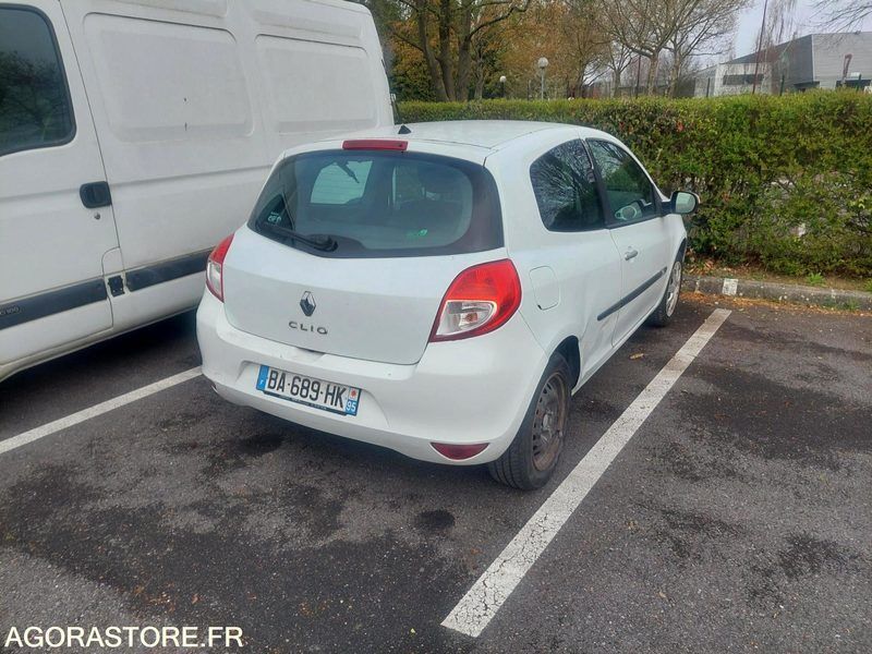 RENAULT CLIO 3 - Легковой автомобиль: фото 1 RENAULT CLIO 3 - Легковой автомобиль: фото 1