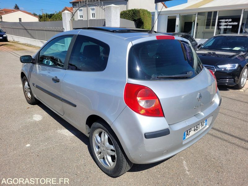 RENAULT CLIO 3 TOIT OUVRANT - Легковой автомобиль: фото 3 RENAULT CLIO 3 TOIT OUVRANT - Легковой автомобиль: фото 3