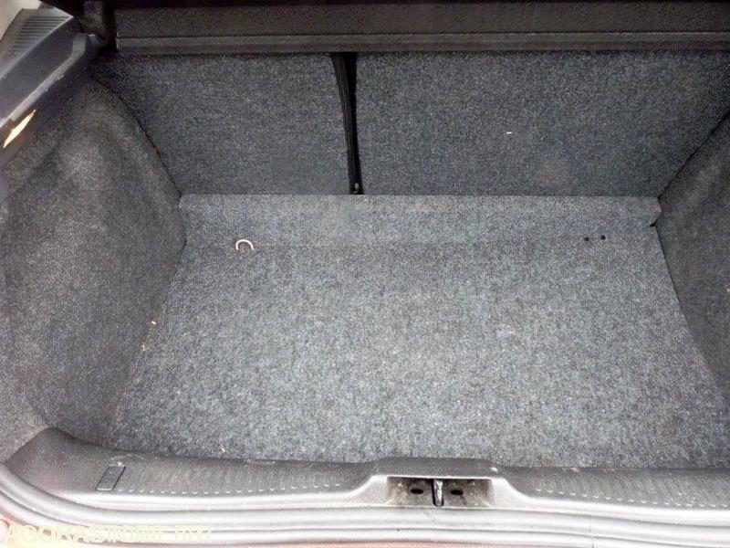 Легковой автомобиль RENAULT - CLIO III (1.5 DCI) - DIESEL - 212000 kms - année 2013: фото 6 Легковой автомобиль RENAULT - CLIO III (1.5 DCI) - DIESEL - 212000 kms - année 2013: фото 6