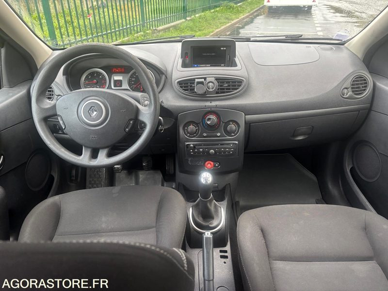 Легковой автомобиль RENAULT - CLIO III (1.5 DCI) - DIESEL - 212000 kms - année 2013: фото 12 Легковой автомобиль RENAULT - CLIO III (1.5 DCI) - DIESEL - 212000 kms - année 2013: фото 12