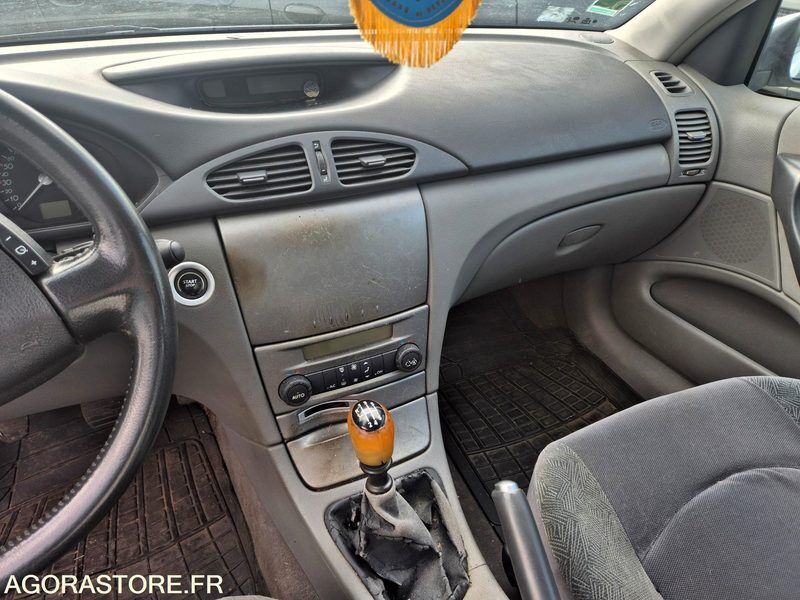 RENAULT LAGUNA 1.9 DCI 107 BVM6 - Легковой автомобиль: фото 3 RENAULT LAGUNA 1.9 DCI 107 BVM6 - Легковой автомобиль: фото 3