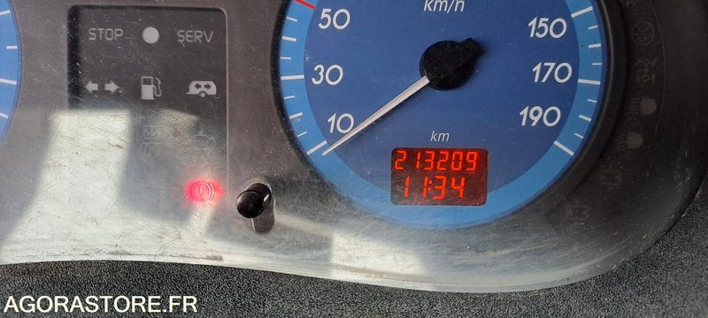 RENAULT MASCOTT PLATEAU ET CELLULE ATELIER - 213216km - 2001 - Малотоннажный самосвал: фото 5 RENAULT MASCOTT PLATEAU ET CELLULE ATELIER - 213216km - 2001 - Малотоннажный самосвал: фото 5