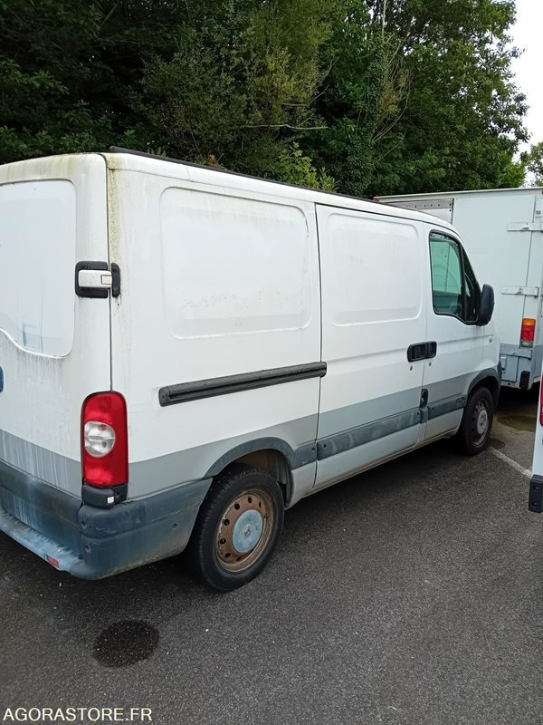 RENAULT MASTER II 2004 - Цельнометаллический фургон: фото 4 RENAULT MASTER II 2004 - Цельнометаллический фургон: фото 4
