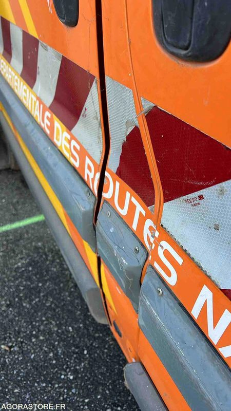 RENAULT TRAFIC - 2014 - 439000 KM - DC986YM - Цельнометаллический фургон: фото 4 RENAULT TRAFIC - 2014 - 439000 KM - DC986YM - Цельнометаллический фургон: фото 4