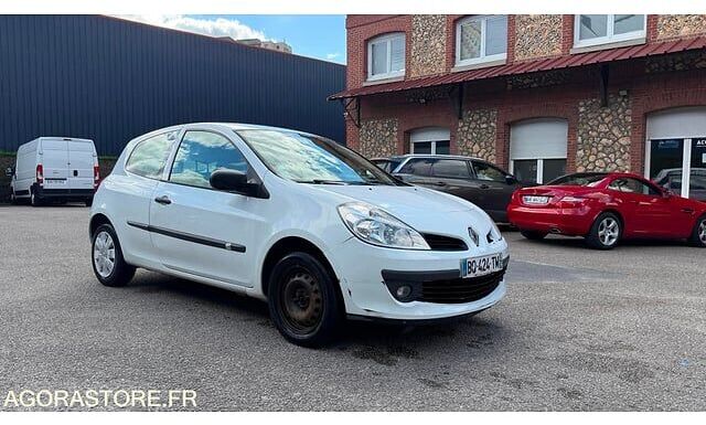 Хэтчбек Renault CLIO: фото 12 Хэтчбек Renault CLIO: фото 12
