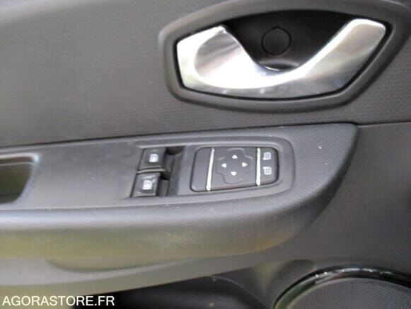 Хэтчбек Renault CLIO: фото 9