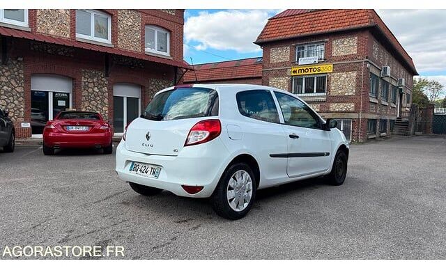 Хэтчбек Renault CLIO: фото 10 Хэтчбек Renault CLIO: фото 10