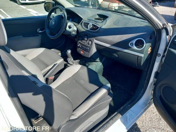 Renault CLIO - Хэтчбек: фото 3 Renault CLIO - Хэтчбек: фото 3