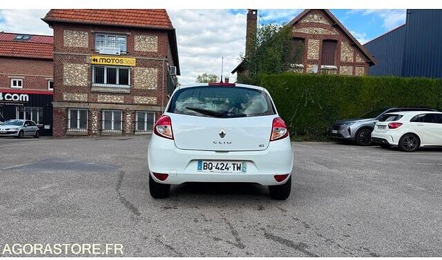 Хэтчбек Renault CLIO: фото 9 Хэтчбек Renault CLIO: фото 9