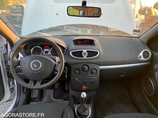 Renault CLIO - Хэтчбек: фото 4 Renault CLIO - Хэтчбек: фото 4