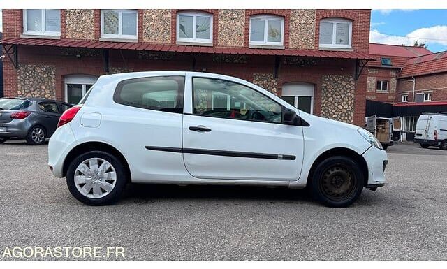 Хэтчбек Renault CLIO: фото 11 Хэтчбек Renault CLIO: фото 11