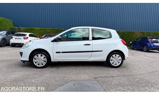 Хэтчбек Renault CLIO: фото 7 Хэтчбек Renault CLIO: фото 7