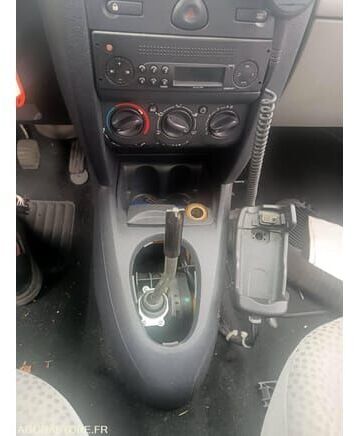 Хэтчбек Renault CLIO: фото 8 Хэтчбек Renault CLIO: фото 8