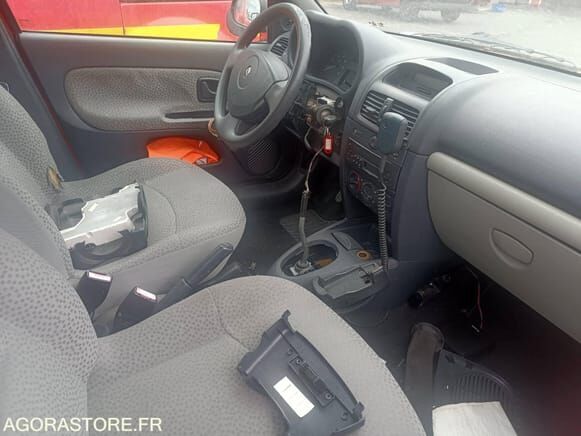 Хэтчбек Renault CLIO: фото 7 Хэтчбек Renault CLIO: фото 7