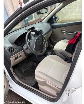 Хэтчбек Renault CLIO: фото 8 Хэтчбек Renault CLIO: фото 8