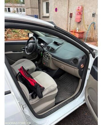 Хэтчбек Renault CLIO: фото 10 Хэтчбек Renault CLIO: фото 10