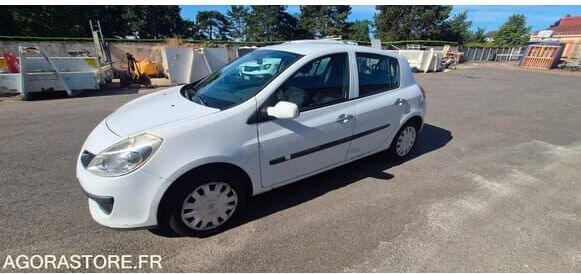 Хэтчбек Renault CLIO: фото 14