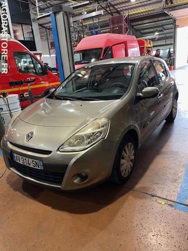 Renault Clio - 180460kms - 2010 - Легковой автомобиль: фото 1 Renault Clio - 180460kms - 2010 - Легковой автомобиль: фото 1
