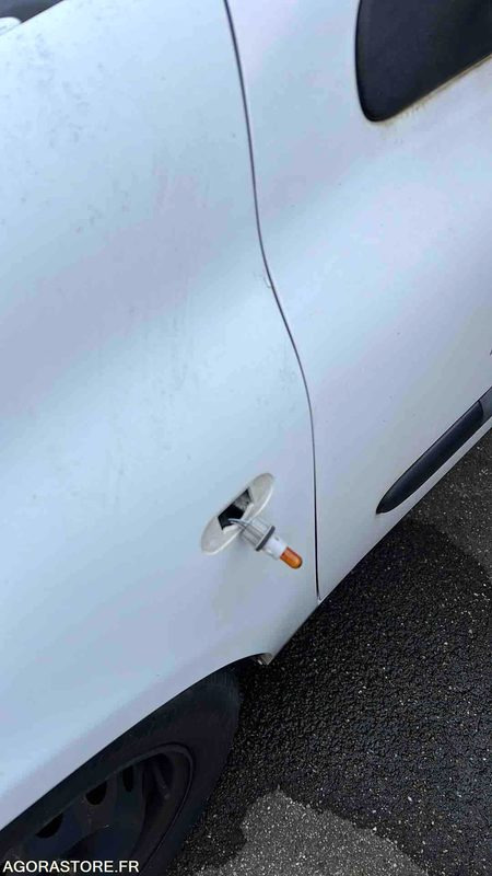 Легковой автомобиль Renault Clio - 2006 - 163200kms - FZ-228-PM: фото 10