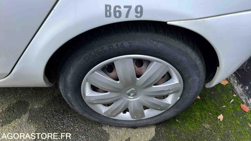 Легковой автомобиль Renault Clio - 2006 - 163200kms - FZ-228-PM: фото 11