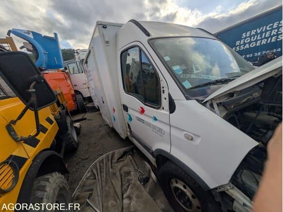 Renault MASTER - Грузовик с закрытым кузовом: фото 1 Renault MASTER - Грузовик с закрытым кузовом: фото 1