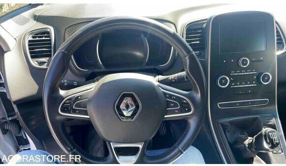 Renault MEGANE - Хэтчбек: фото 4 Renault MEGANE - Хэтчбек: фото 4