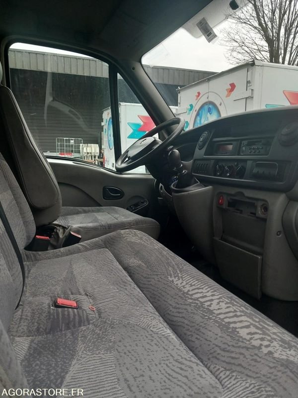 Renault Master - 2005 - EG093ZX - 192459 KM - Цельнометаллический фургон: фото 4 Renault Master - 2005 - EG093ZX - 192459 KM - Цельнометаллический фургон: фото 4