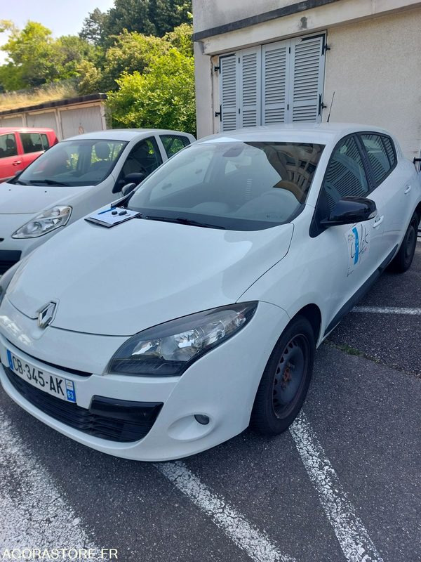 Renault Megane CB345AK de 2012 - 163878km - Véhicule défaillant - Легковой автомобиль: фото 2 Renault Megane CB345AK de 2012 - 163878km - Véhicule défaillant - Легковой автомобиль: фото 2