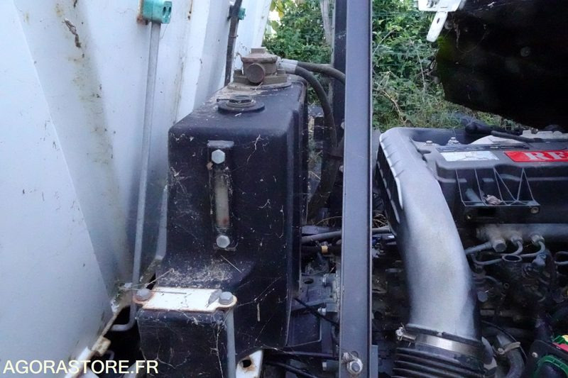 Легковой автомобиль Renault Midlum 220 DXI: фото 10 Легковой автомобиль Renault Midlum 220 DXI: фото 10