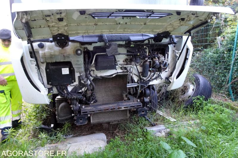 Легковой автомобиль Renault Midlum 220 DXI: фото 15 Легковой автомобиль Renault Midlum 220 DXI: фото 15