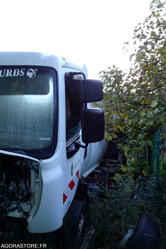 Легковой автомобиль Renault Midlum 220 DXI: фото 18 Легковой автомобиль Renault Midlum 220 DXI: фото 18