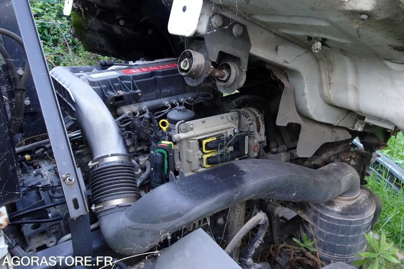 Легковой автомобиль Renault Midlum 220 DXI: фото 9 Легковой автомобиль Renault Midlum 220 DXI: фото 9