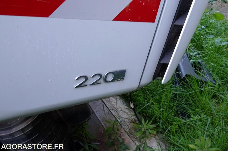 Легковой автомобиль Renault Midlum 220 DXI: фото 13 Легковой автомобиль Renault Midlum 220 DXI: фото 13