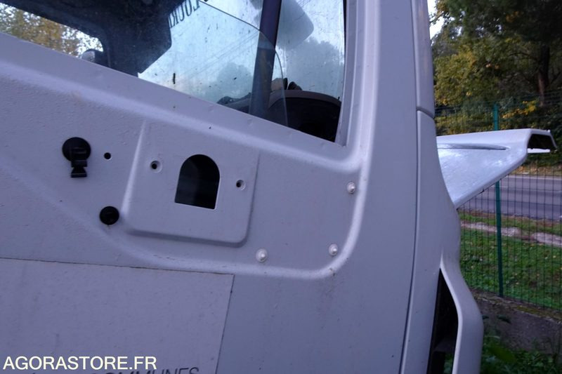 Легковой автомобиль Renault Midlum 220 DXI: фото 14 Легковой автомобиль Renault Midlum 220 DXI: фото 14