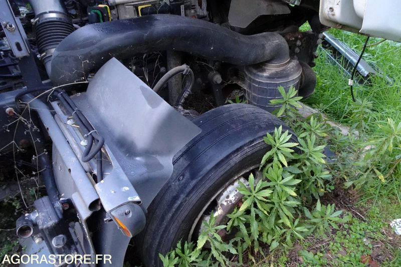 Легковой автомобиль Renault Midlum 220 DXI: фото 8 Легковой автомобиль Renault Midlum 220 DXI: фото 8