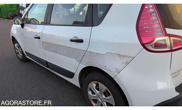 Хэтчбек Renault Scenic: фото 18