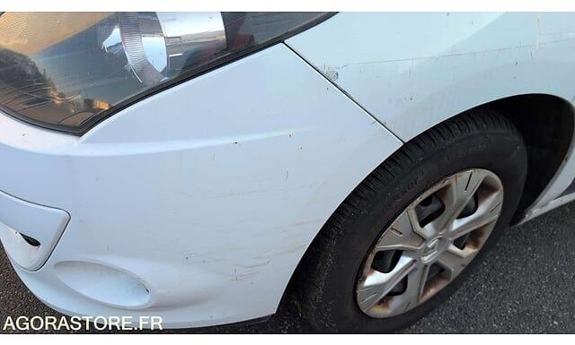 Хэтчбек Renault Scenic: фото 9
